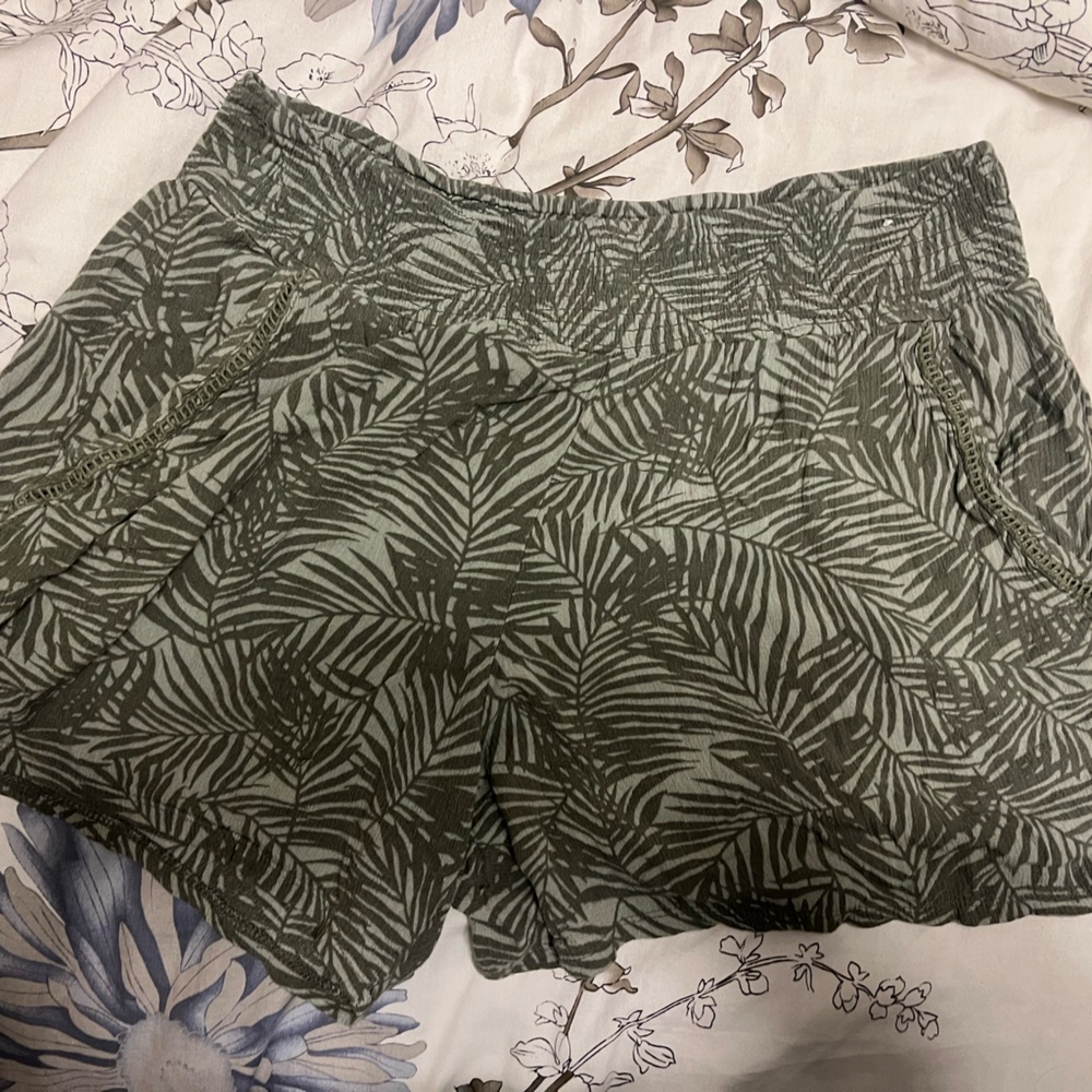 Green Leaf Print Shorts